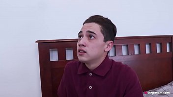 Мать наказывает сына анальным сексом за аварию на машине жесткий секс с зрелой теткой