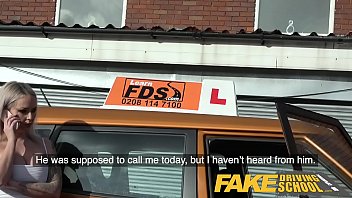 Сочная бабёнка попала на сексуальное обучение к негру