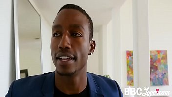 Nina Hartley отдалась чёрному самцу