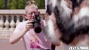 Ваканда наносит вагинальный удар