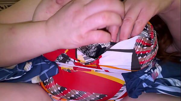 Мачеха раздвинула ноги, и пасынок увидел ее трусики